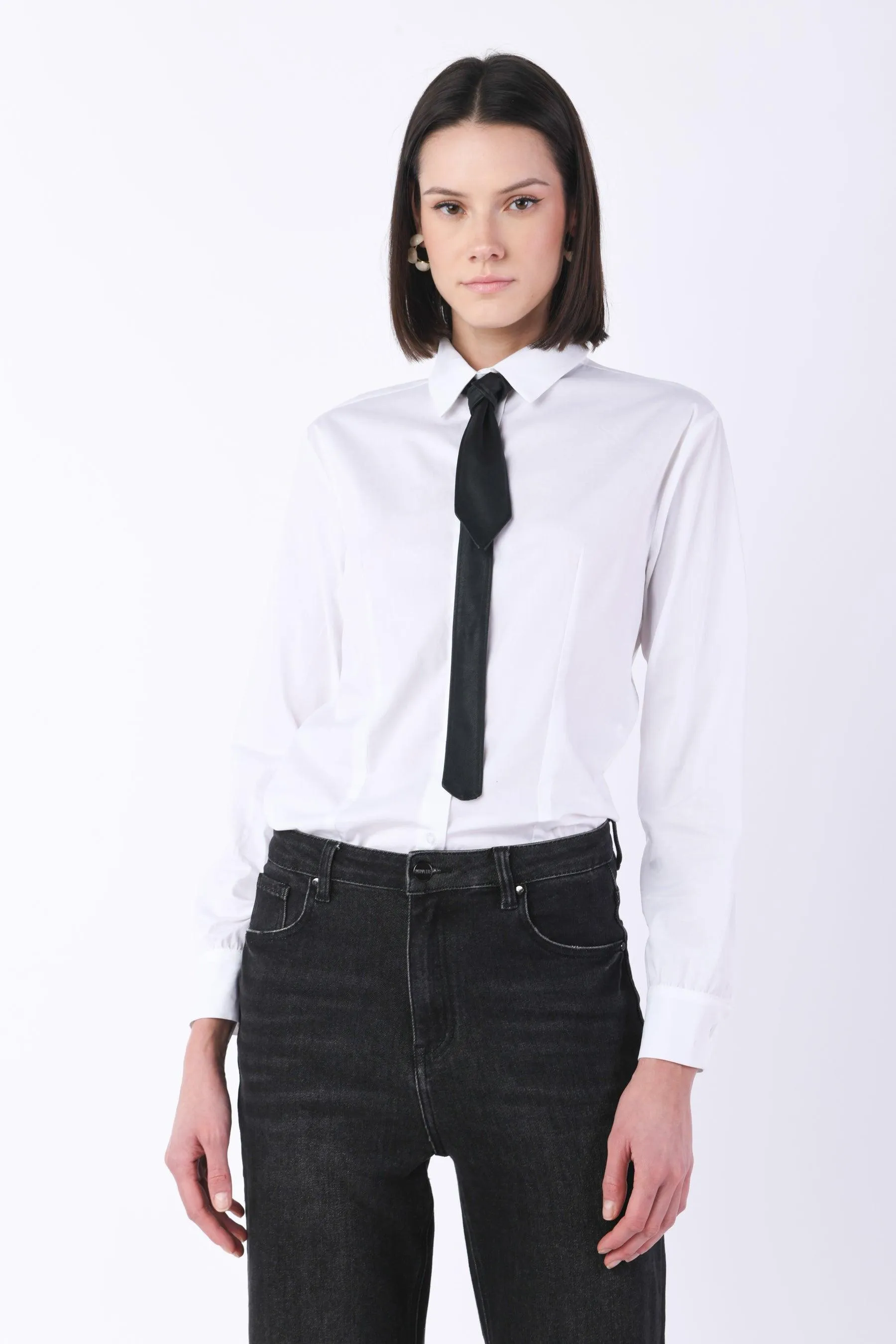 Nuna Lie  ---------    ------------Camicia con cravattino