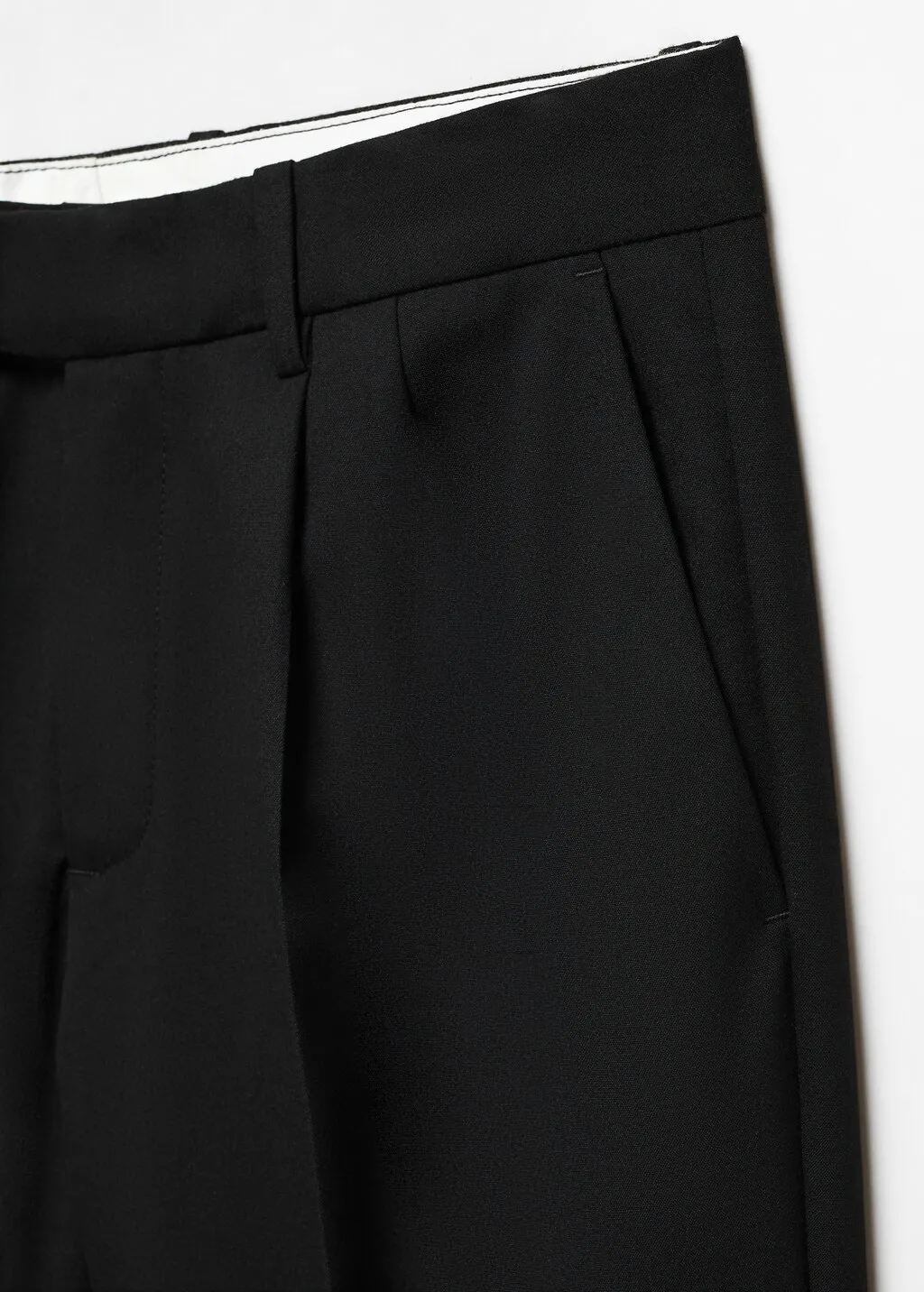 Pantaloni pinces bordo inferiore con risvolto