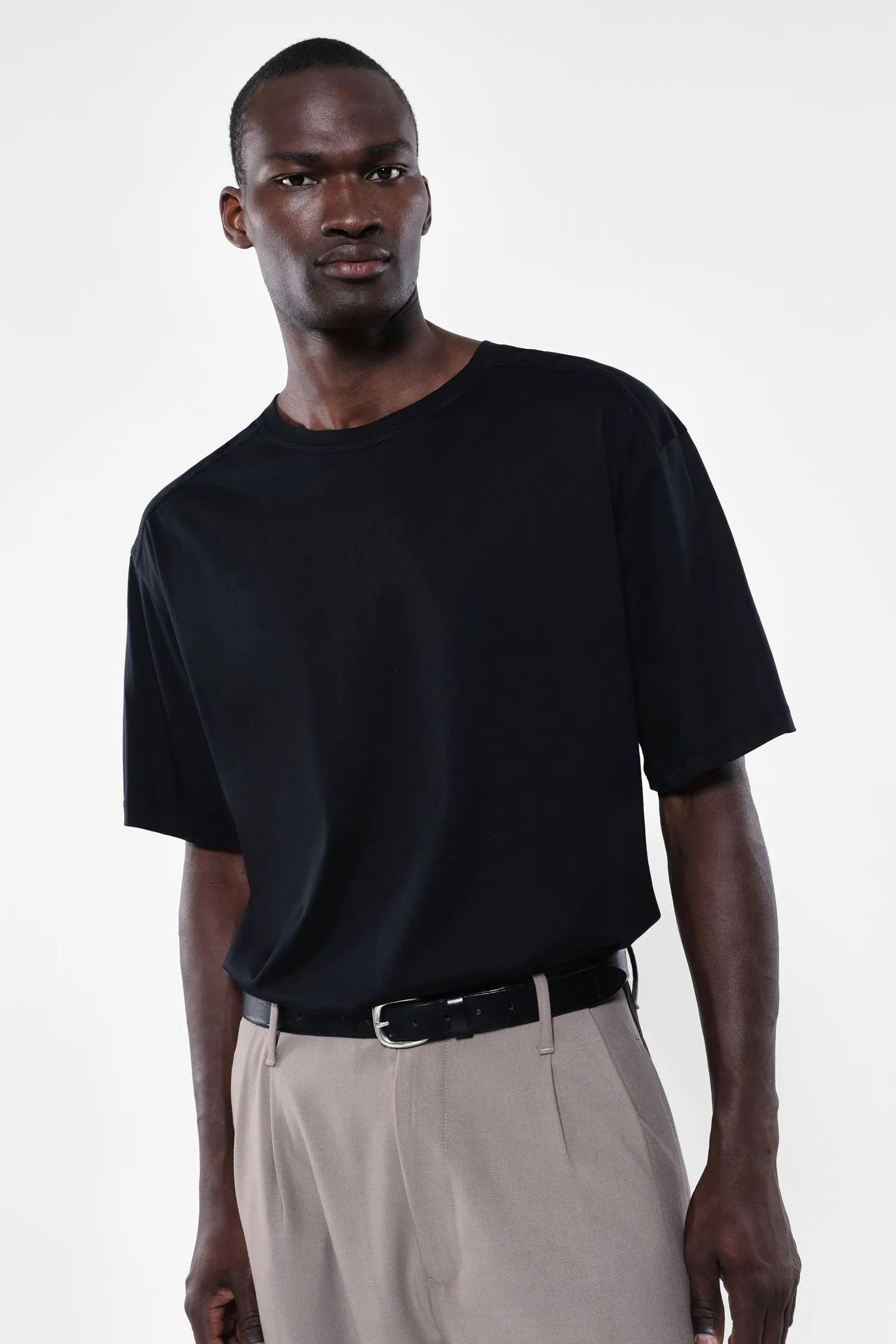   T-shirt ampia a maniche corte     